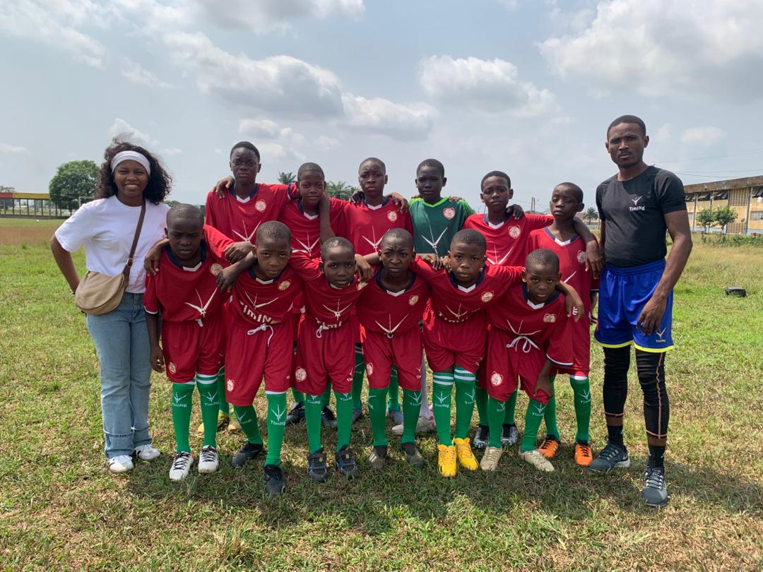 U12 squad in red kit