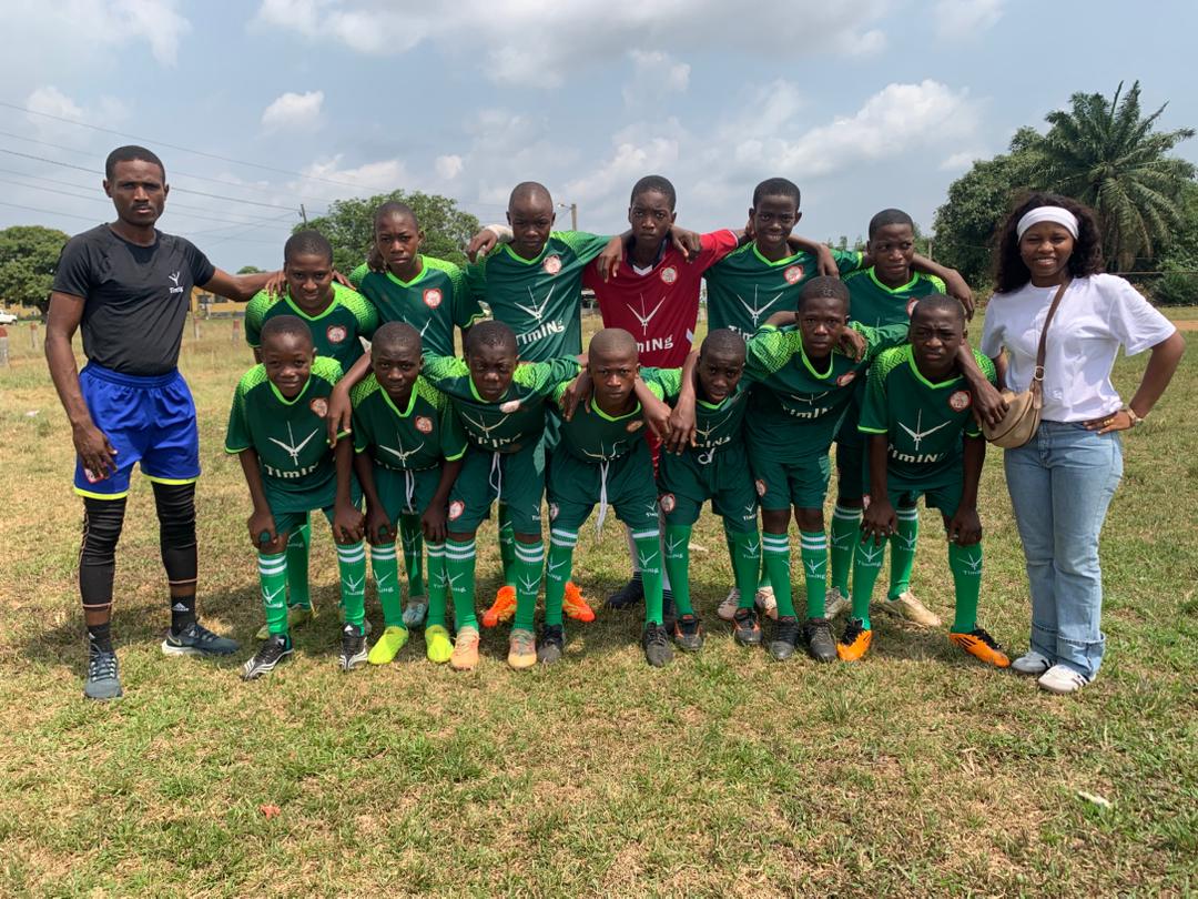 U12 squad in green kit